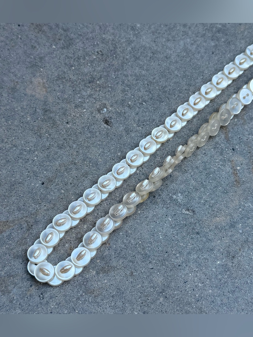 Vintage Pearlescent Button-Link Necklace - White